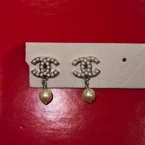 Chanel CC Logo Pearl Earrings
